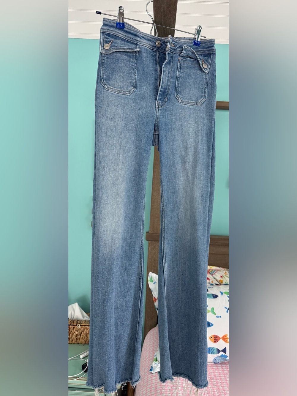 We The Free boot cut light  Blue Jeans frayed hem